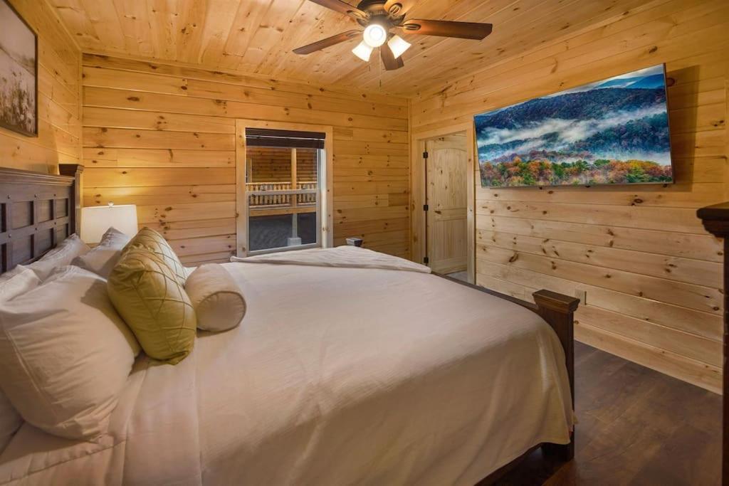 New! Indoor Pool/Ps 5/Hot Tub/Parkway Villa Pigeon Forge Exterior photo