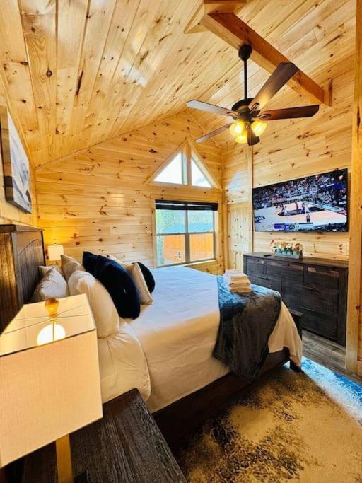 New! Indoor Pool/Ps 5/Hot Tub/Parkway Villa Pigeon Forge Exterior photo