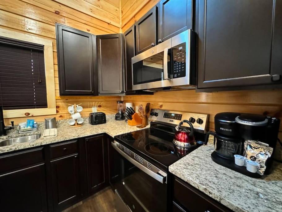 New! Indoor Pool/Ps 5/Hot Tub/Parkway Villa Pigeon Forge Exterior photo