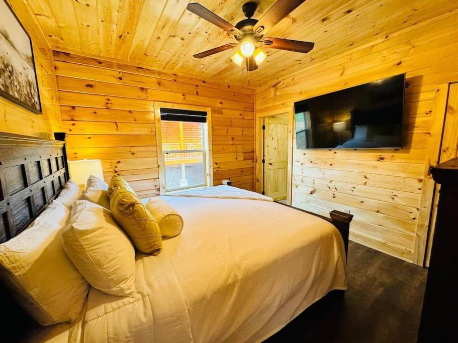 New! Indoor Pool/Ps 5/Hot Tub/Parkway Villa Pigeon Forge Exterior photo